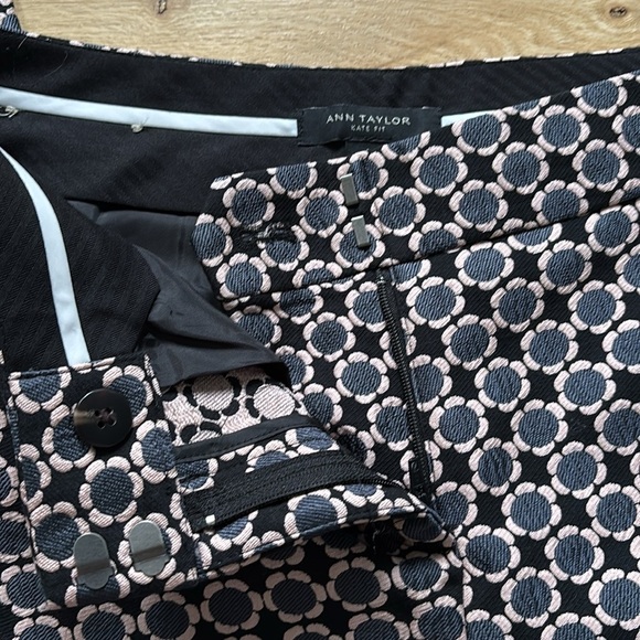Ann Taylor Kate fit cropped tailored pants flower pattern - Picture 4 of 8